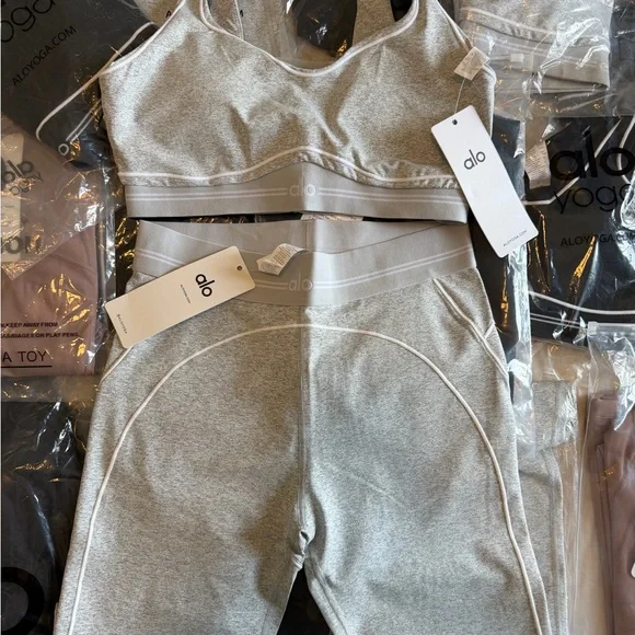 ALO Yoga Heather Light Grey Seamless Bra OR High-Waist Leggings - Picture 2 of 3